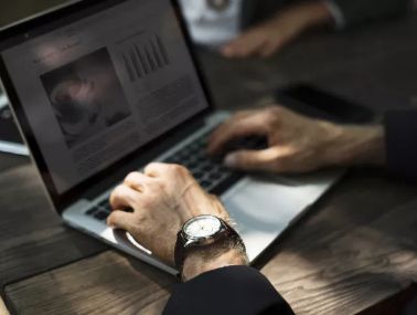 如何取消頭部和底部？